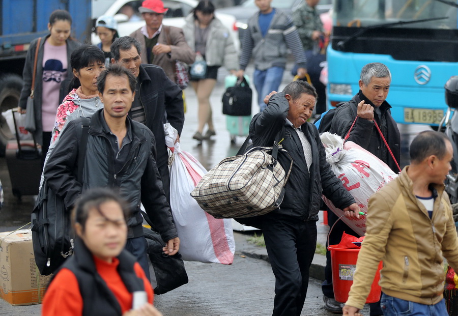 海口春运首日:回家过年 归心似箭的返乡人