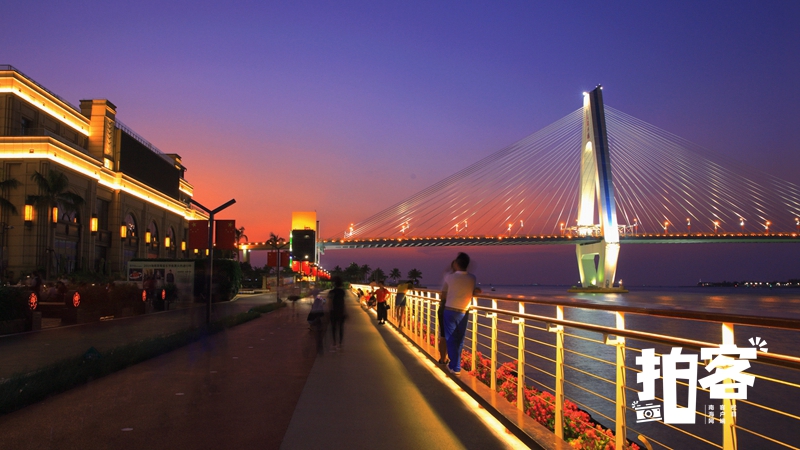 拍客迷人的海口外滩夜景