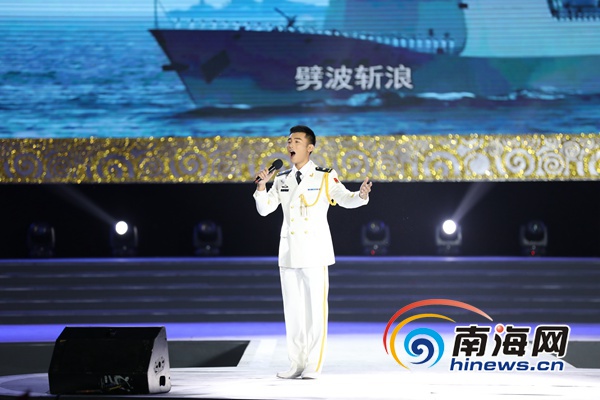 驻岛官兵李宗霖演唱的歌曲《西沙水兵》唱出了驻岛官兵将青春绽汾在