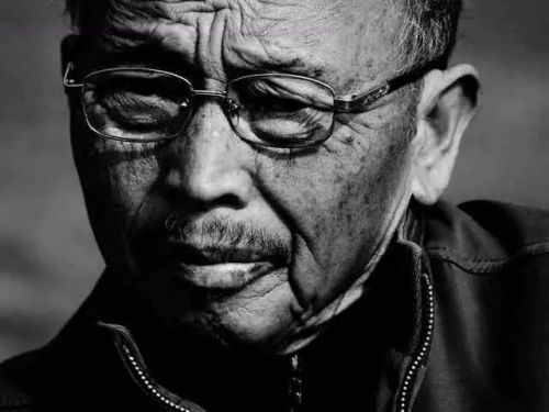 海南影痴洪顺祺:11年拍下150多万张"老人头"黑白照