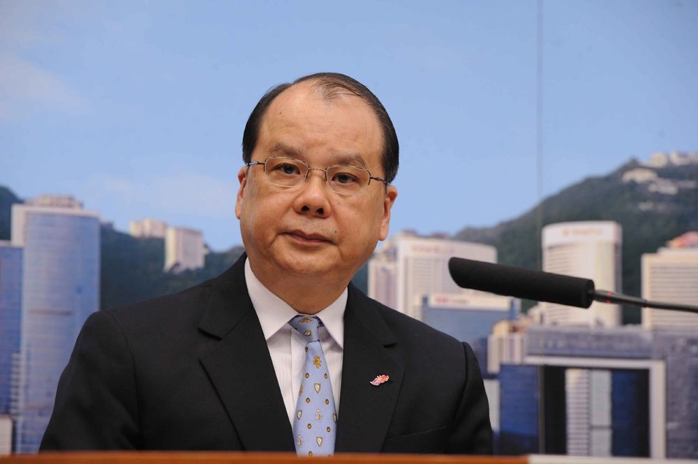 香港政务司司长:要重视教育问题 青年勿自毁前程