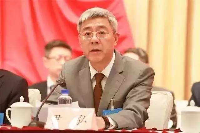 尹弘任河南省代理省长 陈润儿辞去省长职务