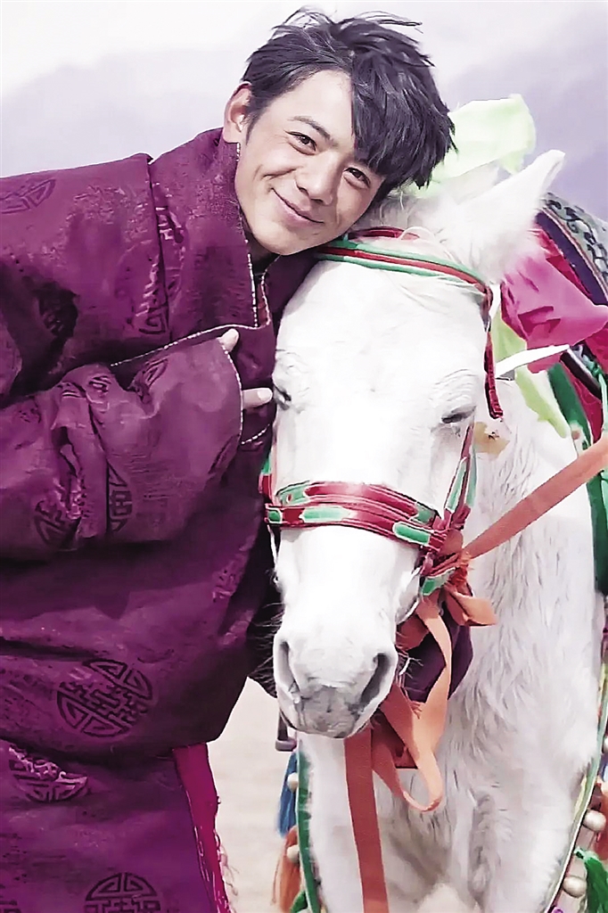 文化周刊 | 甜野男孩丁真:非典型网红的"出圈"之